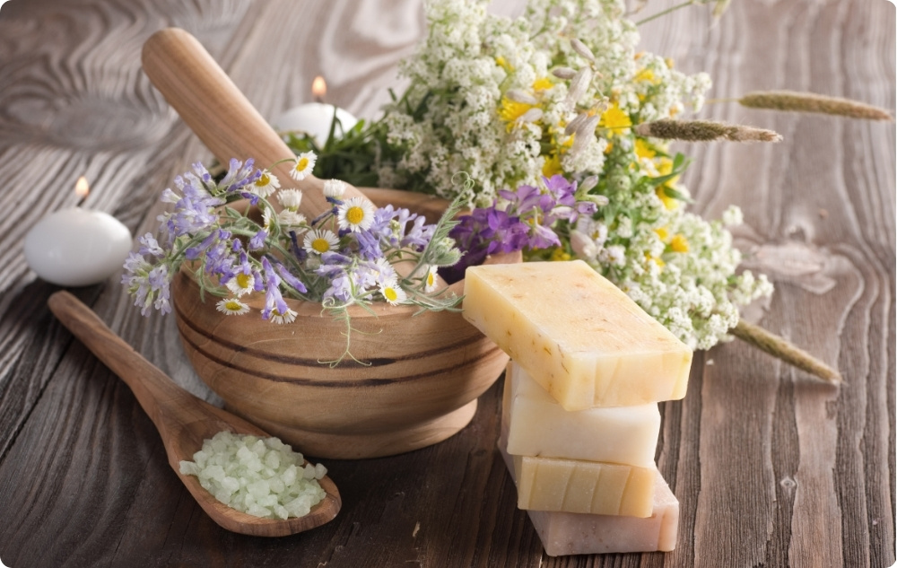 Comme bain aux herbes pour les tensions de la peau et du cuir chevelu